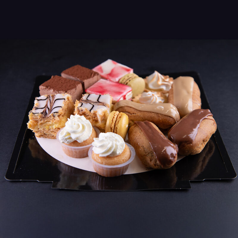 Plateau de mini-desserts - 16 pièces – Image 3