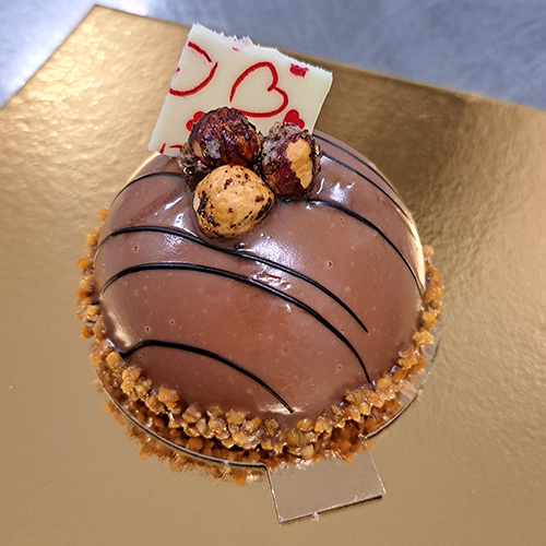 Dôme cœur praliné aux noisettes