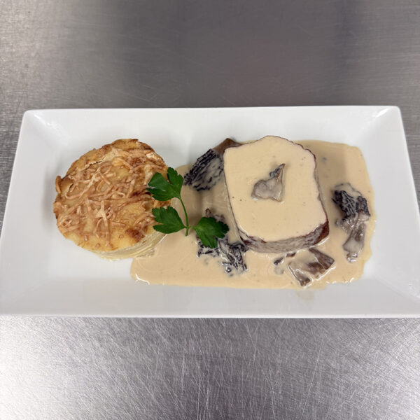 Pavé de veau braisé, sauce Morilles, gratin dauphinois