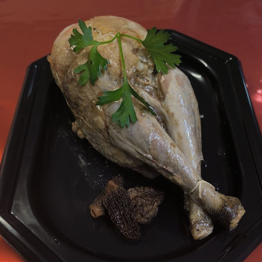 Pintade farcie aux morilles cuites