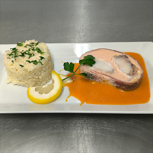 Rôti de lotte et saumon, jambon de pays, sauce Aurore et Risotto